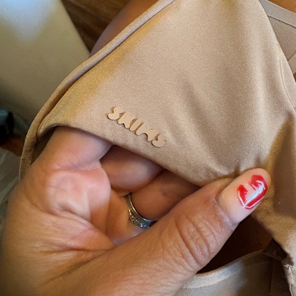 Skims Seamless Nude wireless push Bra size 32 DD - Picture 2 of 5